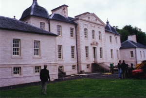 grayhousesmall.JPG (58904 bytes)